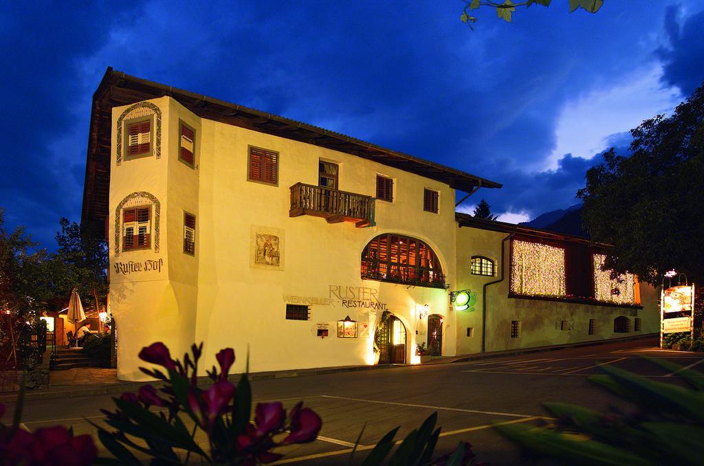 Ruster Resort Algund Buitenkant foto